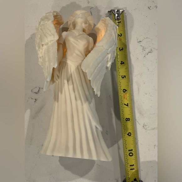 Christmas Around the World 1998 House of Lloyd Alabaster-Style Lighted Angel - Picture 2 of 13